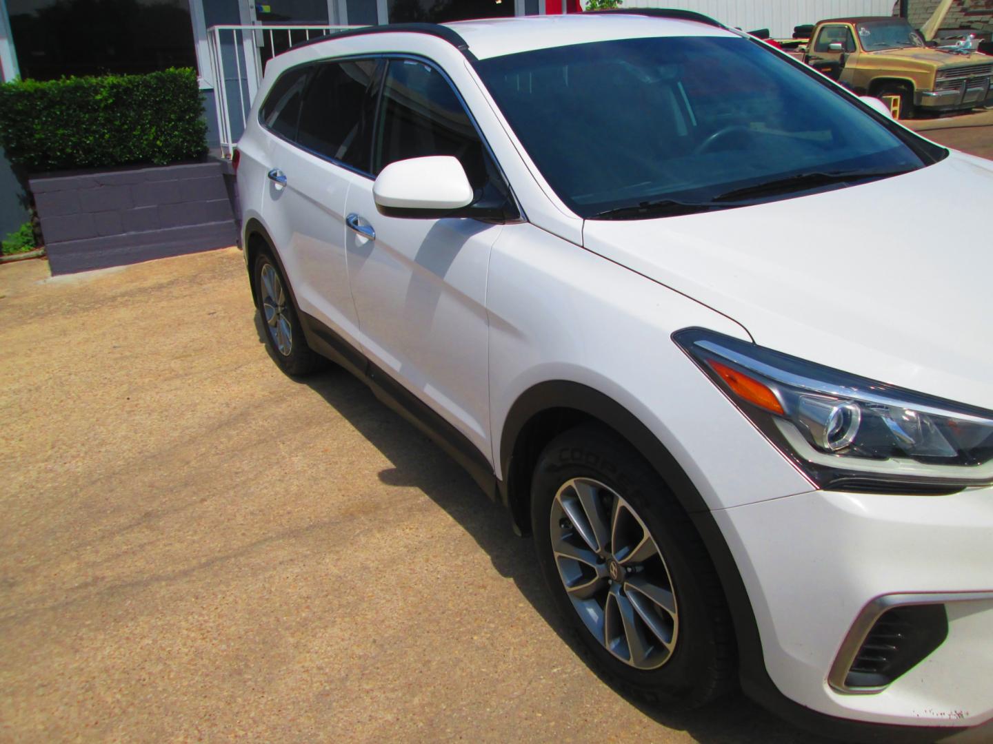 2017 WHITE Hyundai Santa Fe (KM8SM4HF8HU) , located at 1815 NE 28th St., Fort Worth, TX, 76106, (817) 625-6251, 32.795582, -97.333069 - Photo#2